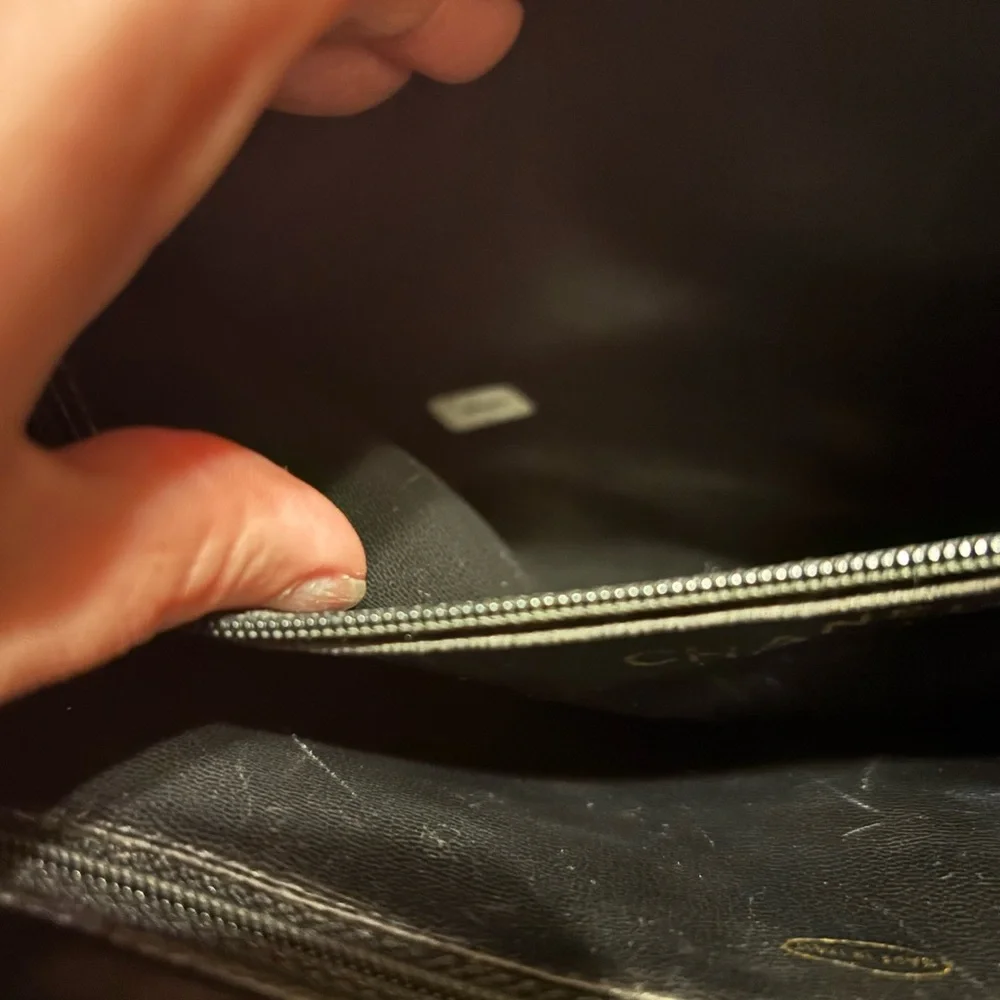 CHANEL Black Shoulder/Tote Bag in Caviar with Gold CC Accents-Beautiful! - Picture 11 of 15